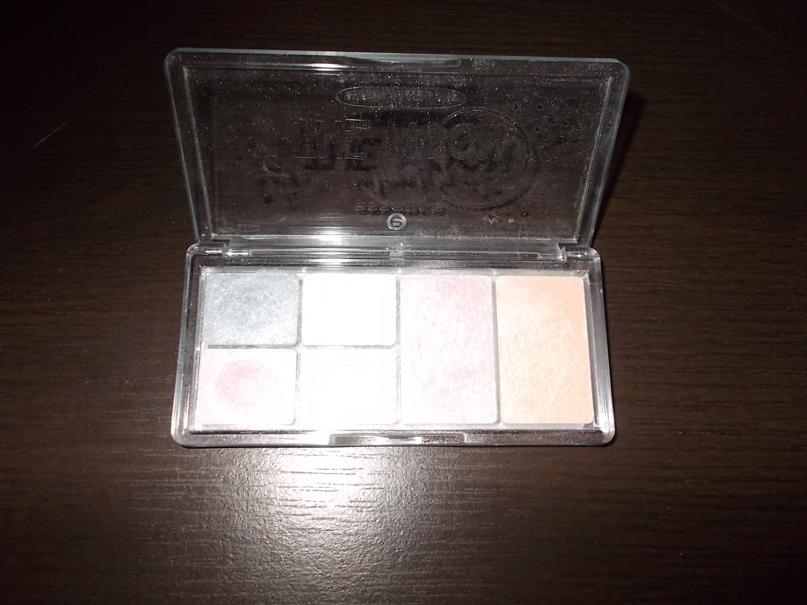 essence-be-kissed-by-the-moon