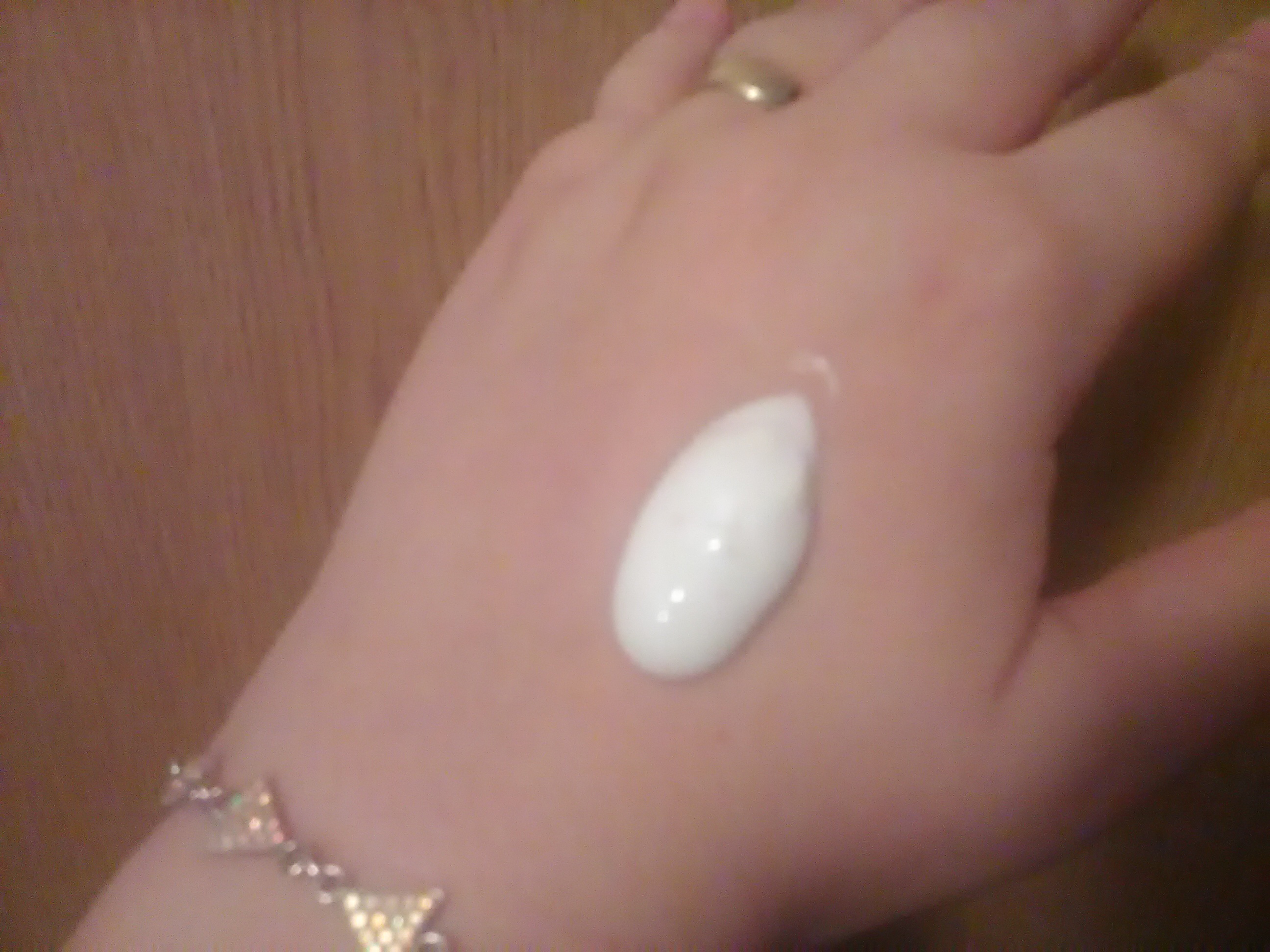 douglas-peeling-mask-swatch