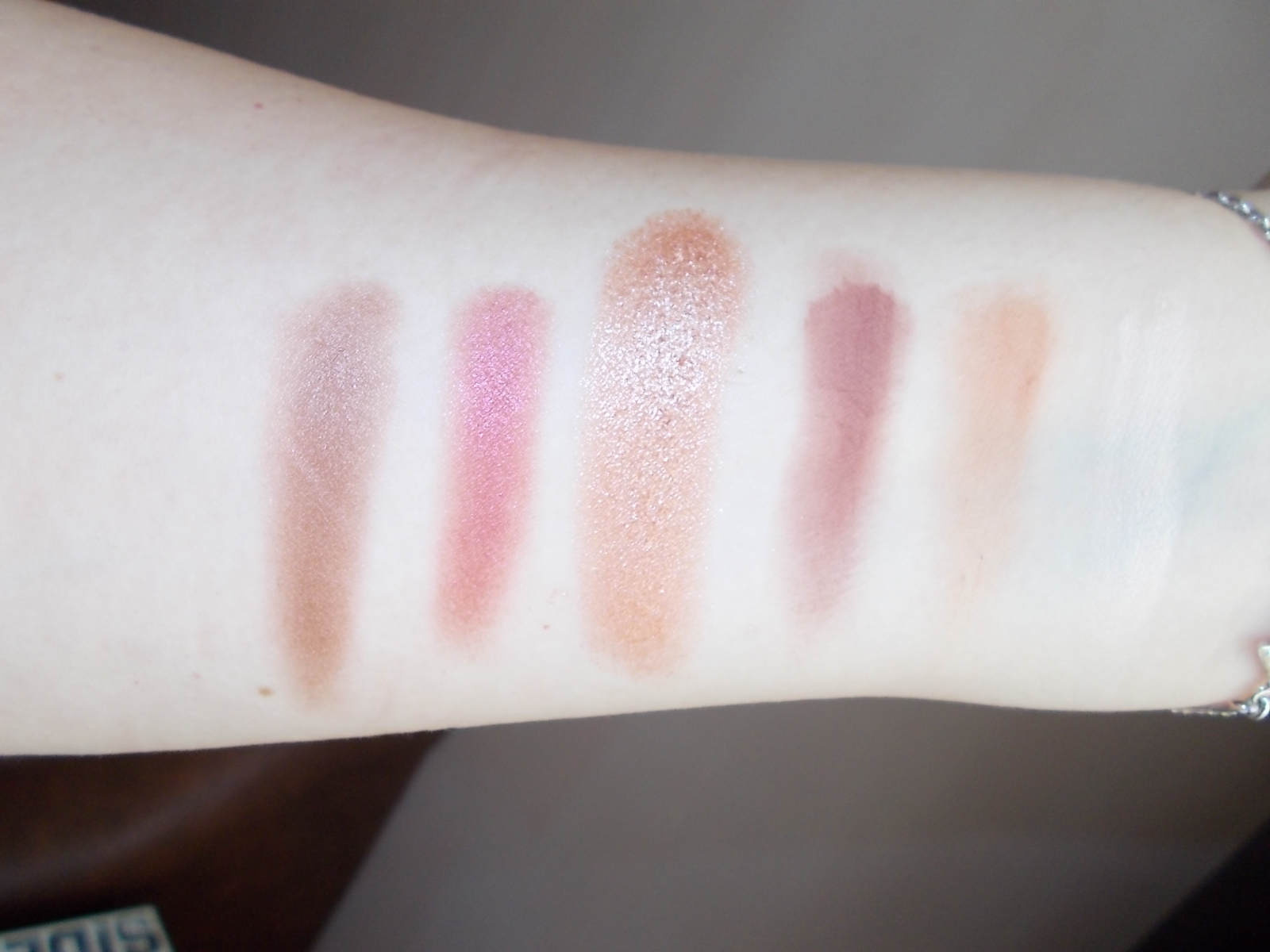 zoeva-cocoa-blend-mini-swatches