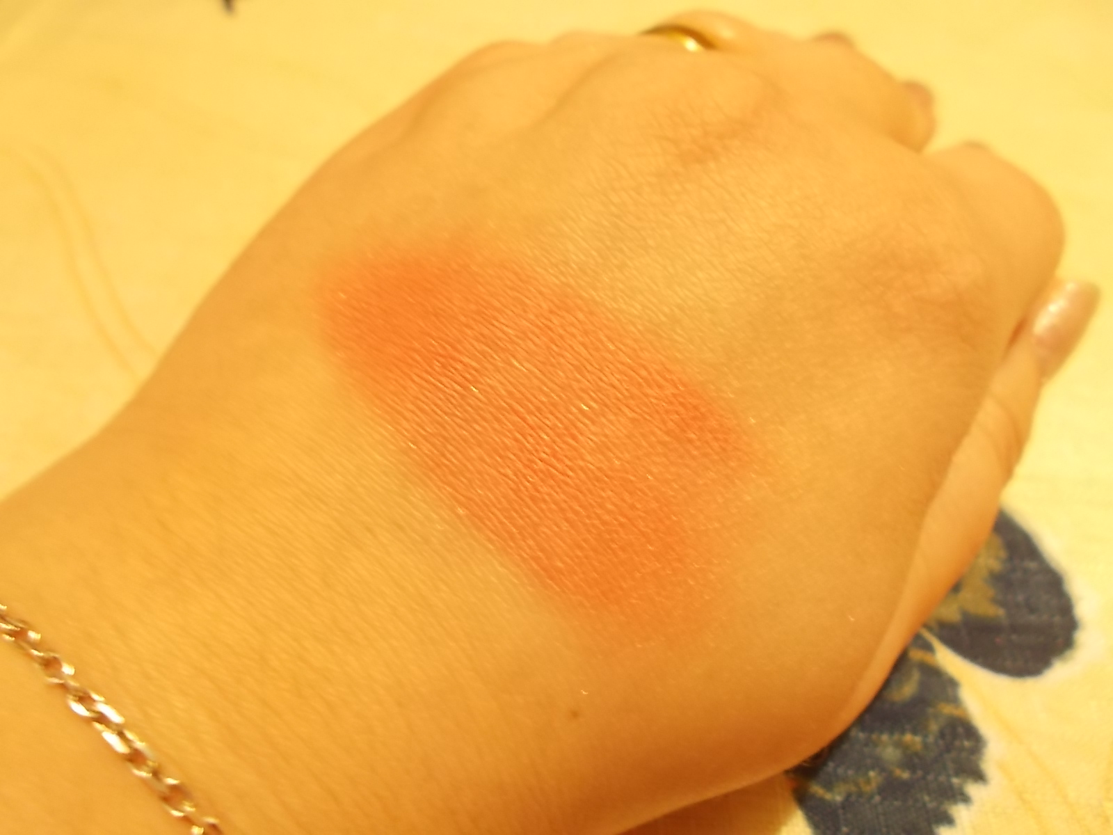 royal blush coral queen swatch