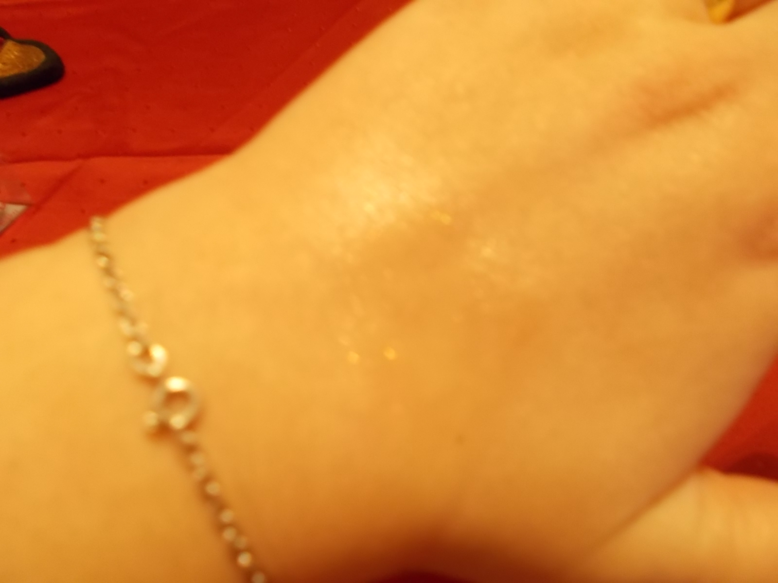 essence ho ho ho highlighter swatch