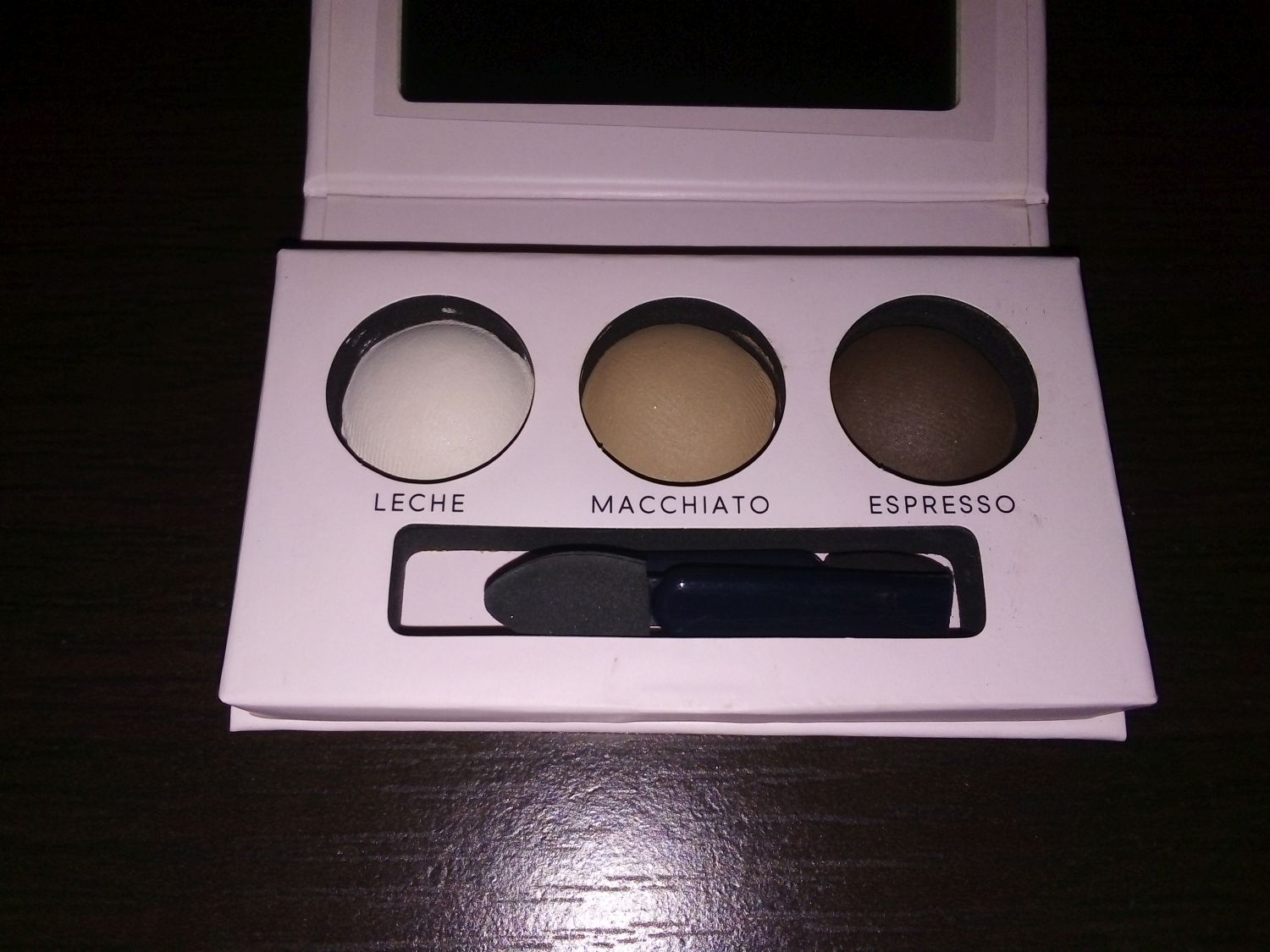 laura geller bake eyeshadows trio closeup